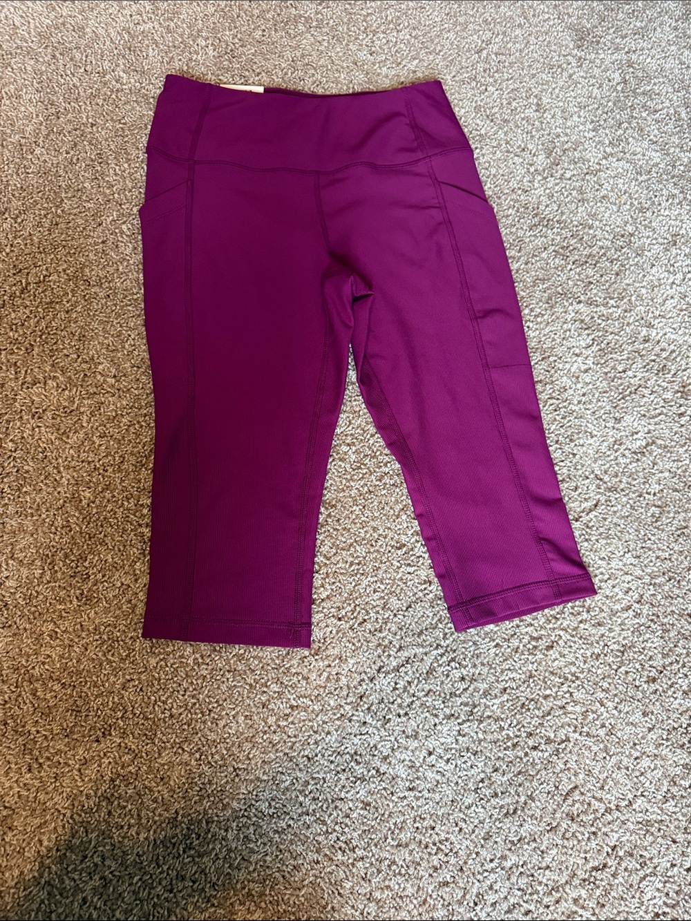 Women's Capri Athletic Leggings - Purple